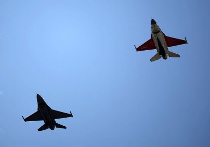 F-16