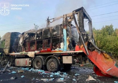 Пошкоджена дроном вантажівка у Близнюках