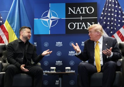 Президент Украины Владимир Зеленский и президент США Дональд Трамп во время саммита НАТО в Анкаре, Турция, 8 июля 2026 года