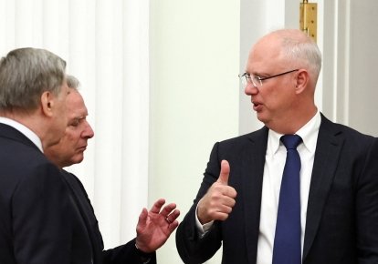 Посланець Путіна Кирило Дмитрієв, помічник Кремля з питань зовнішньої політики Юрій Ушаков та спеціальний посланець США Стів Віткофф  у Москві 22 січня 2026 року