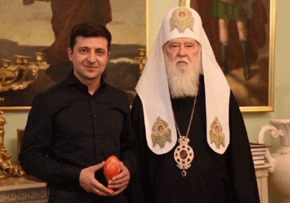 Новообраний президент України Володимир Зеленський під час зустрічі з почесним патріархом Київським і всієї України Філаретом, квітень 2019 року