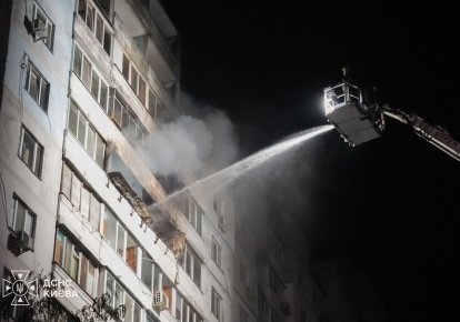 ДСНС гасить пожежу в Києві