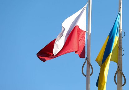 Прапори Польщі та України
