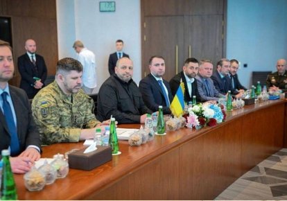 Перемовини в Абу-Дабі