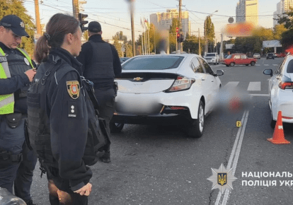 Полицейские работают на месте убийства мужчины в Киевском районе Одессы