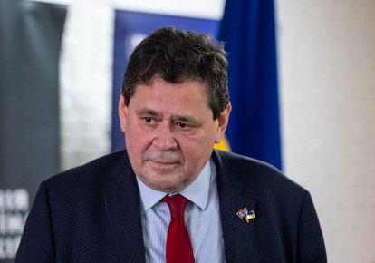 Нил Кромптон