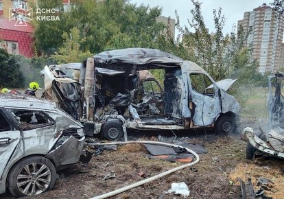 Згоріла від обстрілу автівка