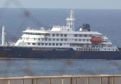 Круизный лайнер MV Hondius