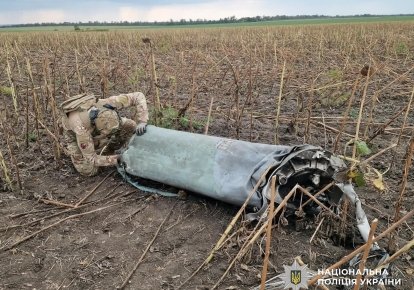 Частина ракети, що не здетонувала, в полі на Кіровоградщині