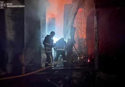 От удара по рынку в Хмельницком пострадали спасатели