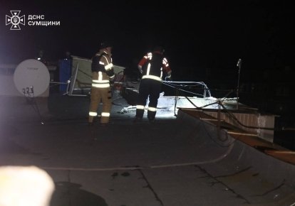 Беспилотник попал в кровлю