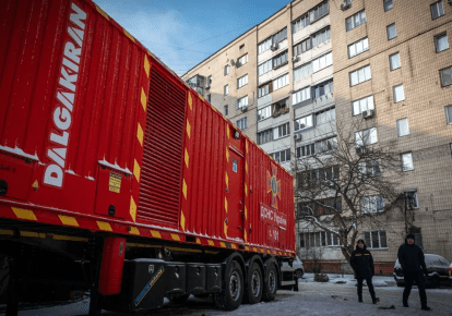 Генератор великої потужності від ДСНС живить житлові будинки у Києві (ілюстративне фото)