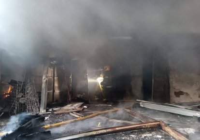 Пожар от обстила на Днепропетровщине