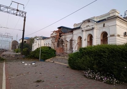 Вокзал в Берестине после обстрела