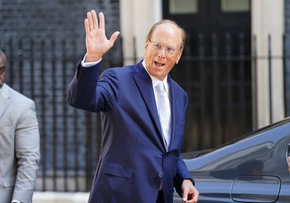 CEO BlackRock Ларрі Фінк обіцяв зробити все, щоб "наповнити Україну капіталом", але, злякавшись геополітичних і військових ризиків, його компанія облишила пошук інвесторів для Фонду розвитку України / Getty Images