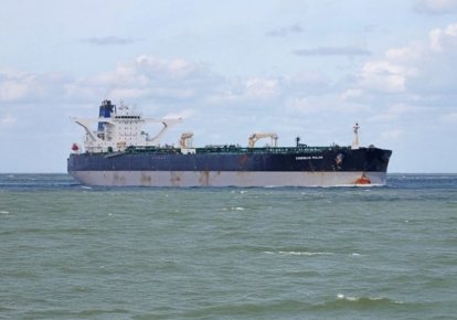 Танкер, перевозящий нефть (иллюстративное фото)