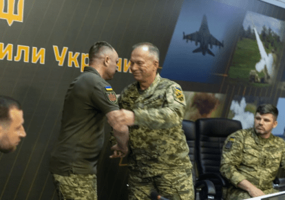 Олександр Сирський офіційно передав повноваження головнокомандувача Михайлу Драпатому