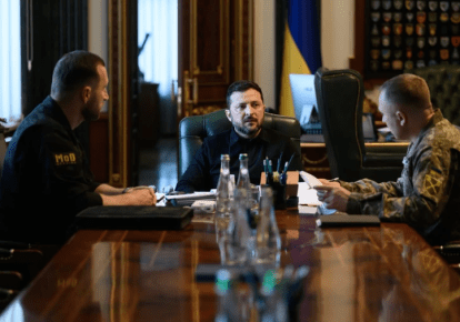 Президент України Володимир Зеленський, міністр оборони Євгеній Хмара та головнокомандувач ЗСУ Михайло Драпатий