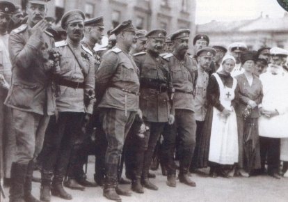 Деникинцы на Соборной площади в Харькове. 5 июля 1919-го