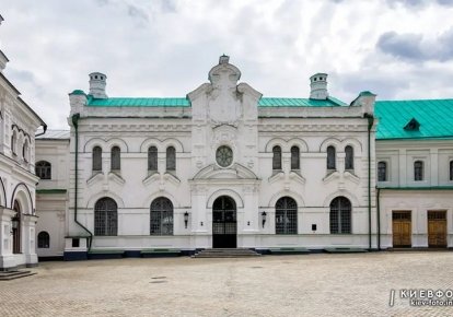 Церковь Благовещения Богородицы Киево-Печерской Лавры (1904–1905, проект Е. Ермакова). 28 октября-16 декабря 1918-го здесь работала ІІІ сессия Всеукраинского православного собора
