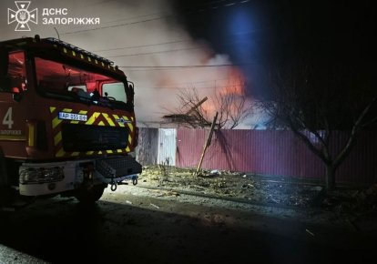 Пожар от обстрела в Запорожье