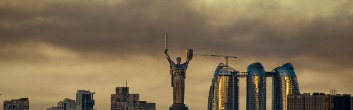 У Києві через пожежі погіршилася якість повітря: в одному з районів — високий показник забруднення