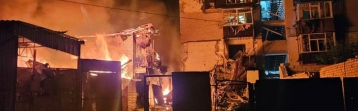 Росіяни атакували Чугуїв ракетами: загинули двоє чоловіків і вагітна, виникли пожежі