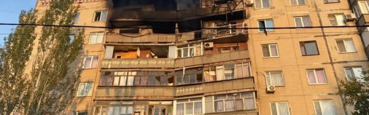В Краматорске враг атаковал автомобили "скорой" и многоэтажку. Есть жертвы