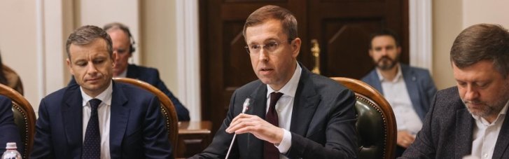 Ситуація з фінансами майже критична: прем'єр вимагає від депутатів нових законів