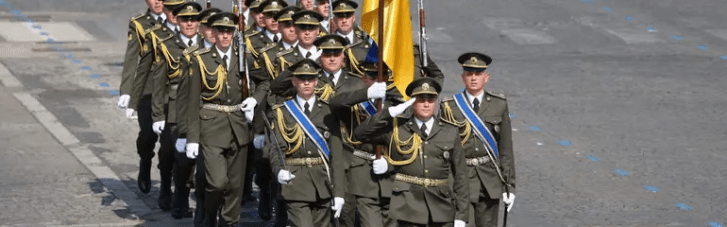 Украинские военные на Елисейских полях в Париже открыли парад ко Дню взятия Бастилии (ВИДЕО)