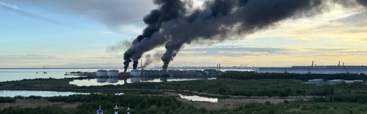 "Шо вы, тетя, мнете тити": украинцы передали в дронах забавное послание Петербургу в пожарах (ФОТО)
