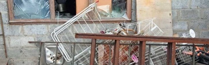 Россияне атаковали 6 районов Днепропетровщины: возникли пожары, повреждены предприятие и интернат (ФОТО)