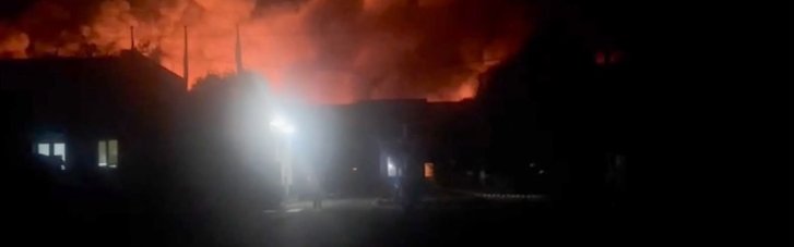 На Київщині цієї ночі внаслідок ворожих обстрілів поранені цивільні, є руйнування