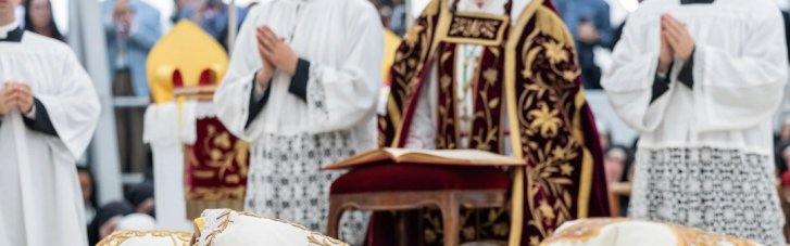 В католической церкви появилось новое течение: Ватикан предал "раскольников" анафеме