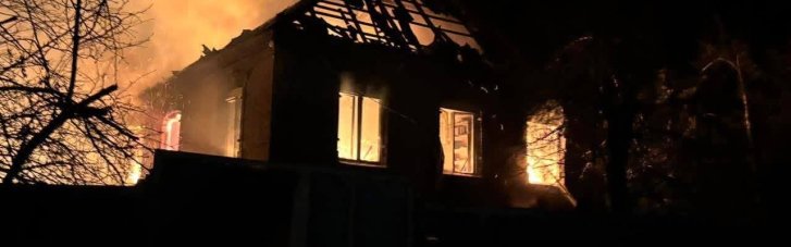 Ворожі дрони вночі атакували Краматорськ: Пошкоджені будинки та пожежне депо