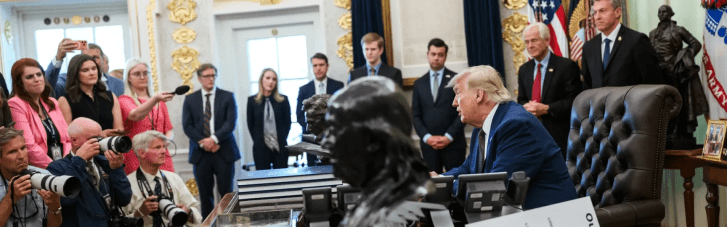 Трамп заявил, что Зеленский и Путин теперь должны "разбираться сами"
