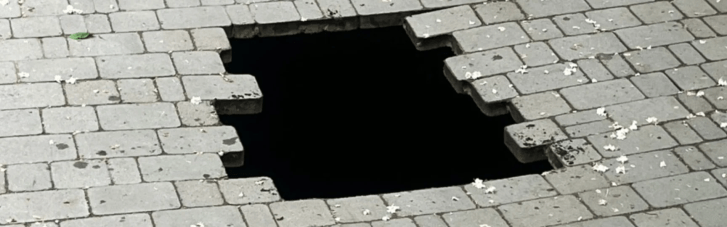 В Одессе спасли 10-летнюю девочку, провалившуюся под тротуар на глубину четырех метров (ФОТО, ВИДЕО)