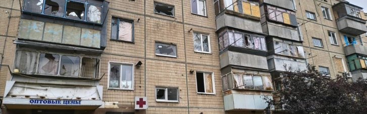 Від ударів по Дніпропетровщині пошкоджені оселі та адмінбудівля (ФОТО)