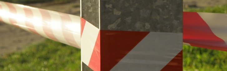 У Бучі пролунали вибухи біля житлового будинку, поранені двоє правоохоронців