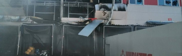 Войско РФ ударило по терминалу "Новой почты" в Днепре, возник пожар
