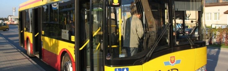У Польщі волонтери збирають гроші на автобуси для Вінниці, від яких місто відмовилося через скандал