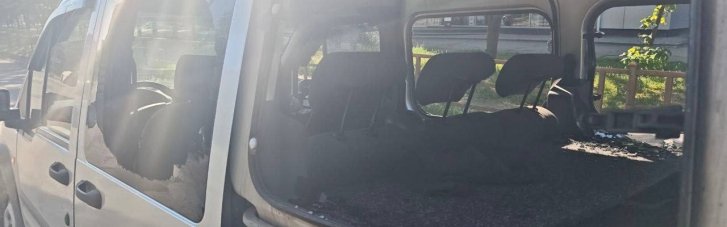 Четверо человек ранены из-за удара дрона по автомобилю в Херсоне
