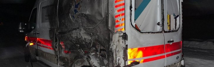 Двоє медиків поранені через обстріл "швидкої" на Чернігівщині