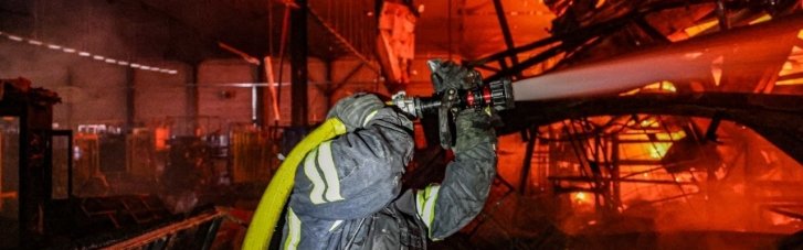 Російські дрони вночі зруйнували склад "Укрпошти" в Харкові (ФОТО, ВІДЕО)