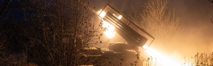 Ворожі атаки тривають в напрямку Слов'янська та на Запоріжжі, - Генштаб