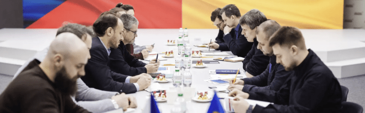 Украина и Чехия договорились о поставках артиллерийских боеприпасов