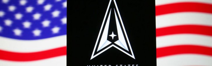 Радник Трампа закликав армію готуватися до війни поблизу Місяця