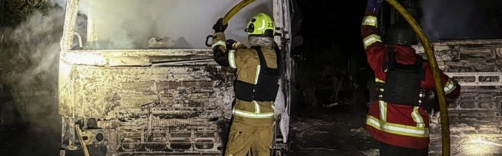 Від обстрілів на Київщині пошкоджені підприємства та логістичний комплекс, вирували пожежі (ФОТО, ВІДЕО)