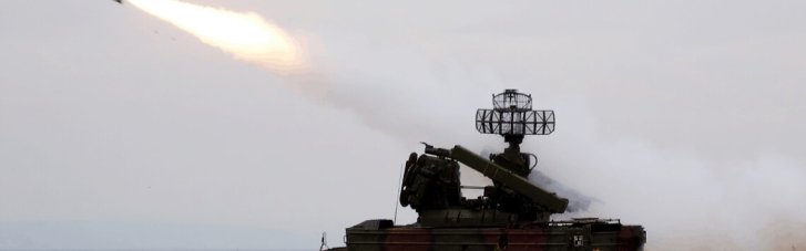 Цієї ночі РФ атакувала двома ракетами та 130 дронами. Є влучання