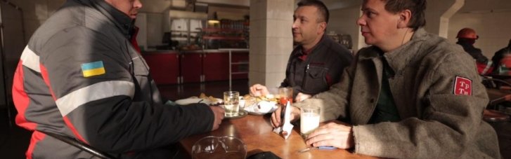 "Жерло вулкана" та екстремальні краш-тести: телеведучий Дмитро Комаров вперше показав роботу мартенівського цеху